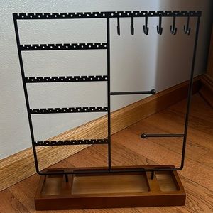 Metal jewelry organizer